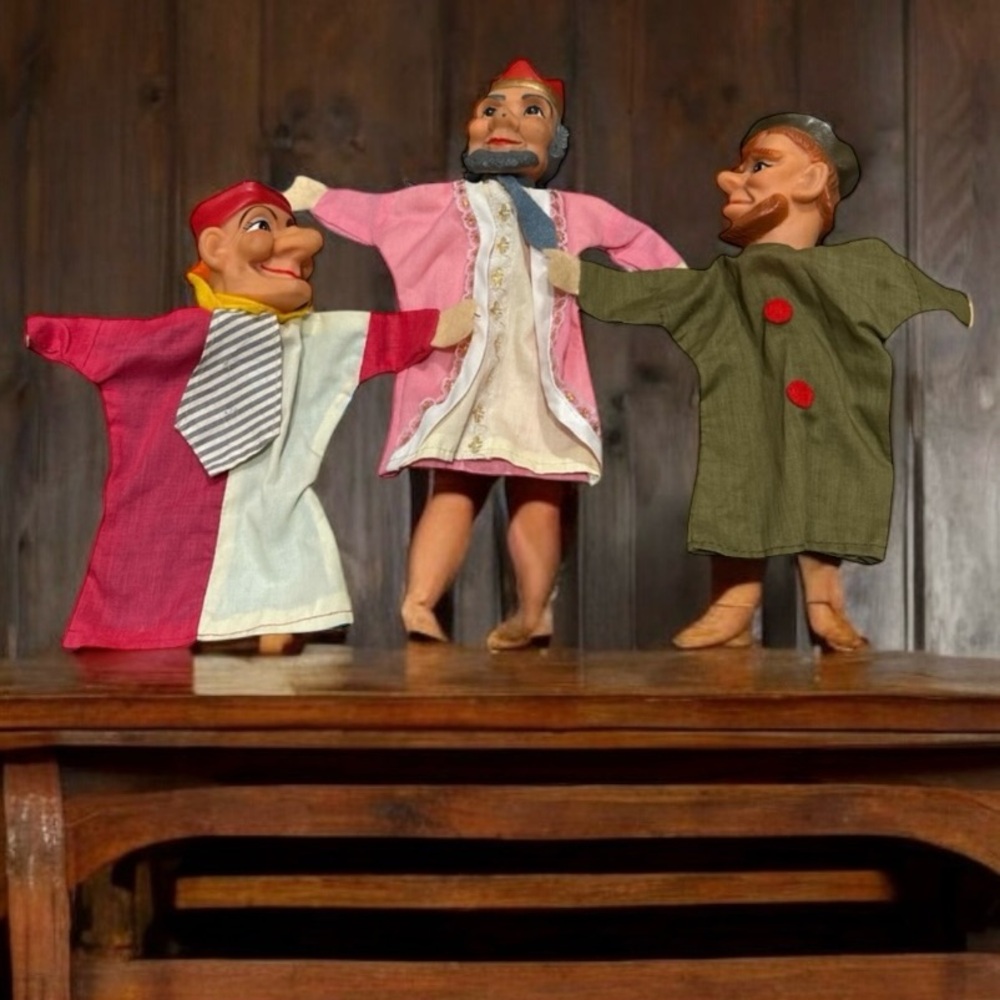 Mr. Roger’s Colorful Hand Puppets Set